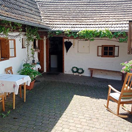 Chaloupka U Mostu Sv Jana V Centru Vodnan Vodňany Exteriér fotografie