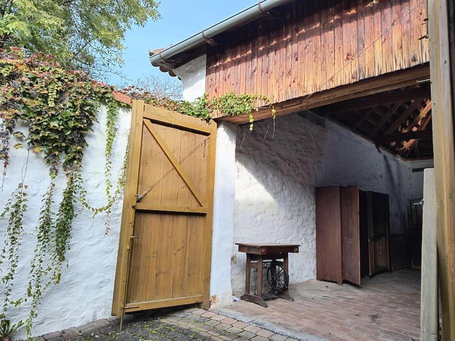Chaloupka U Mostu Sv Jana V Centru Vodnan Vodňany Exteriér fotografie